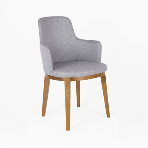 silla de madera tapizada en tela entramado espigado color platino