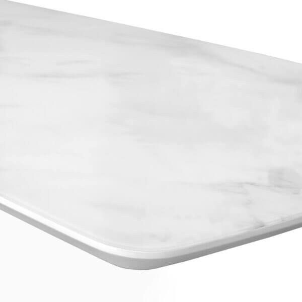 Detalle Tapa de mesa simil mármol Carrara