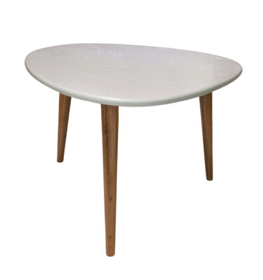 Mesa baja de diseño orgánico toda en Paraíso